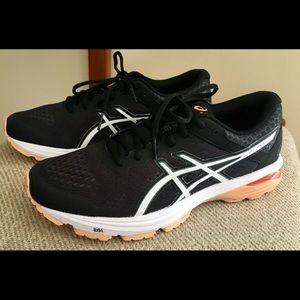 WOMEN’S ASICS GT-1000 6 RUNNING SHOE